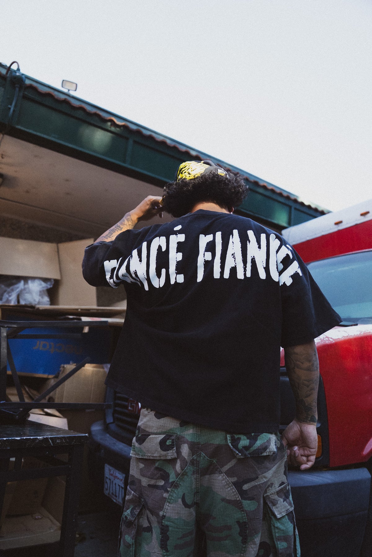 SKI MASK CROPPED TEE