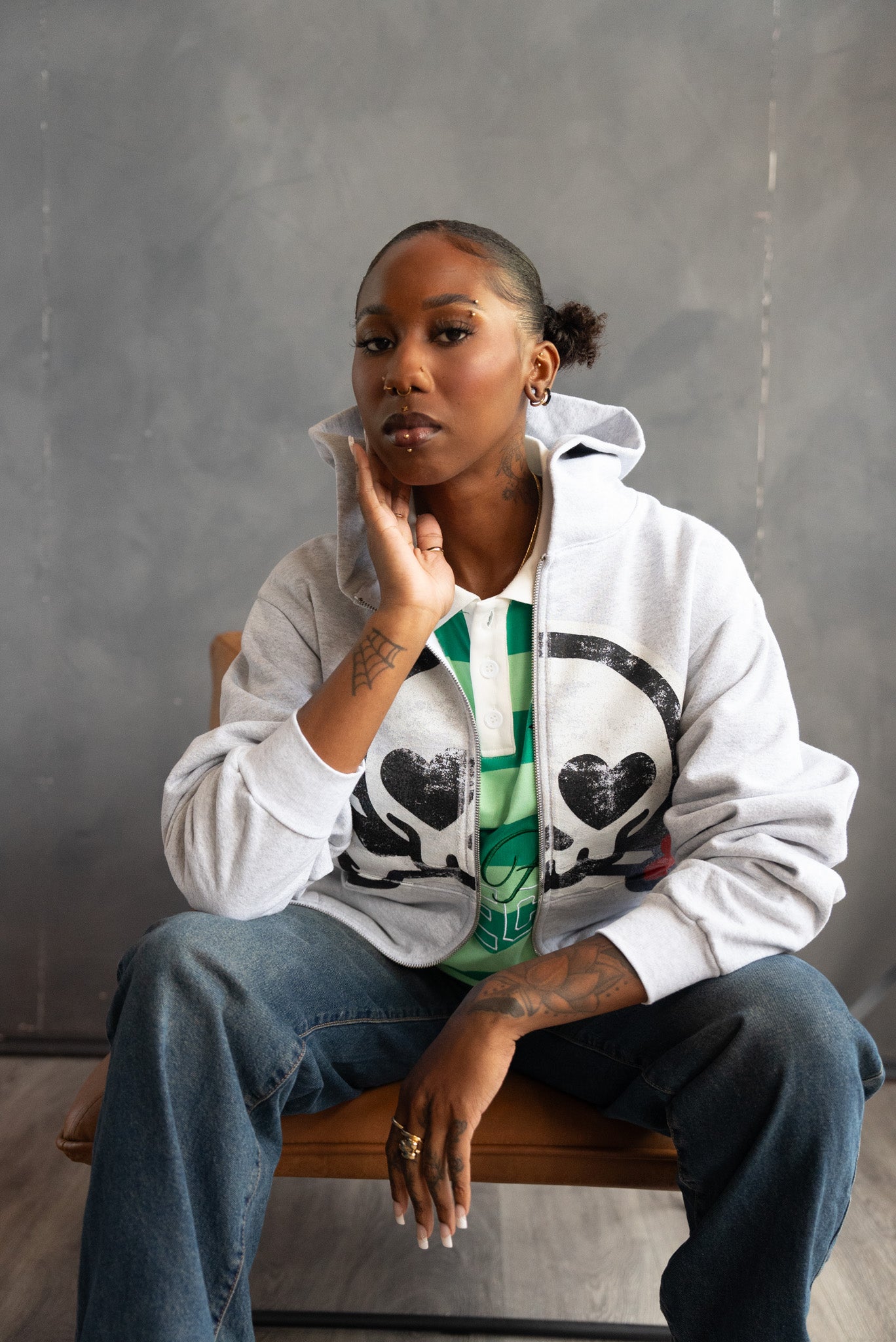 SKULL HEART ZIP HOODIE