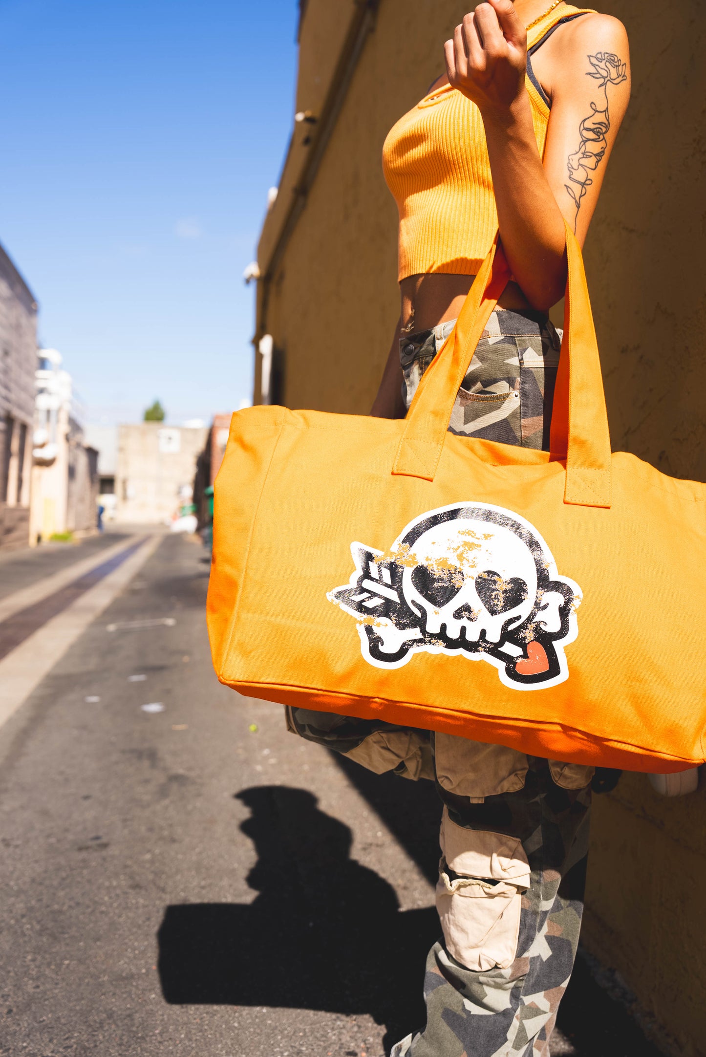 SKULL HEART TOTE W/ZIPPER