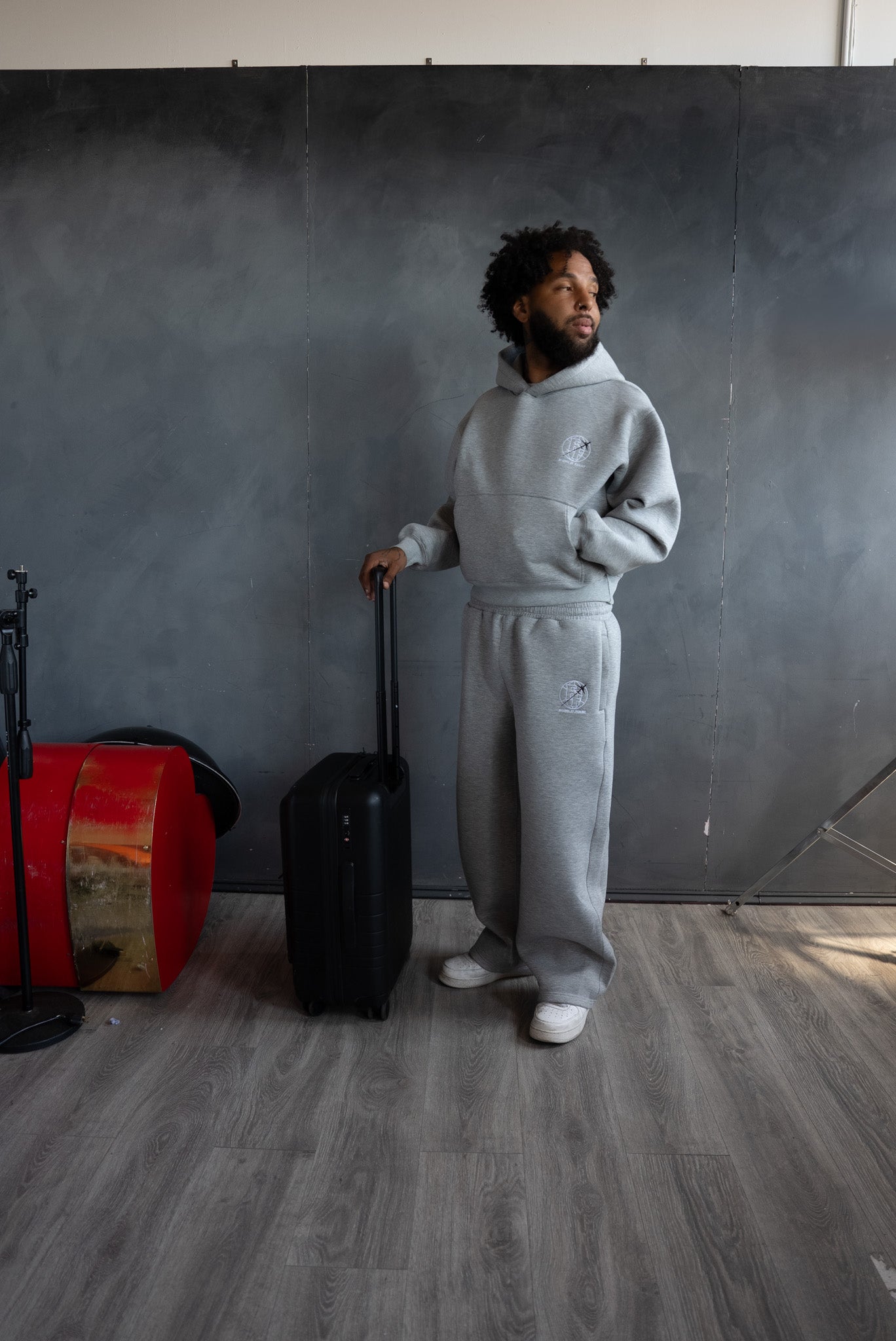 WORLD TOUR SWEATSUIT GREY