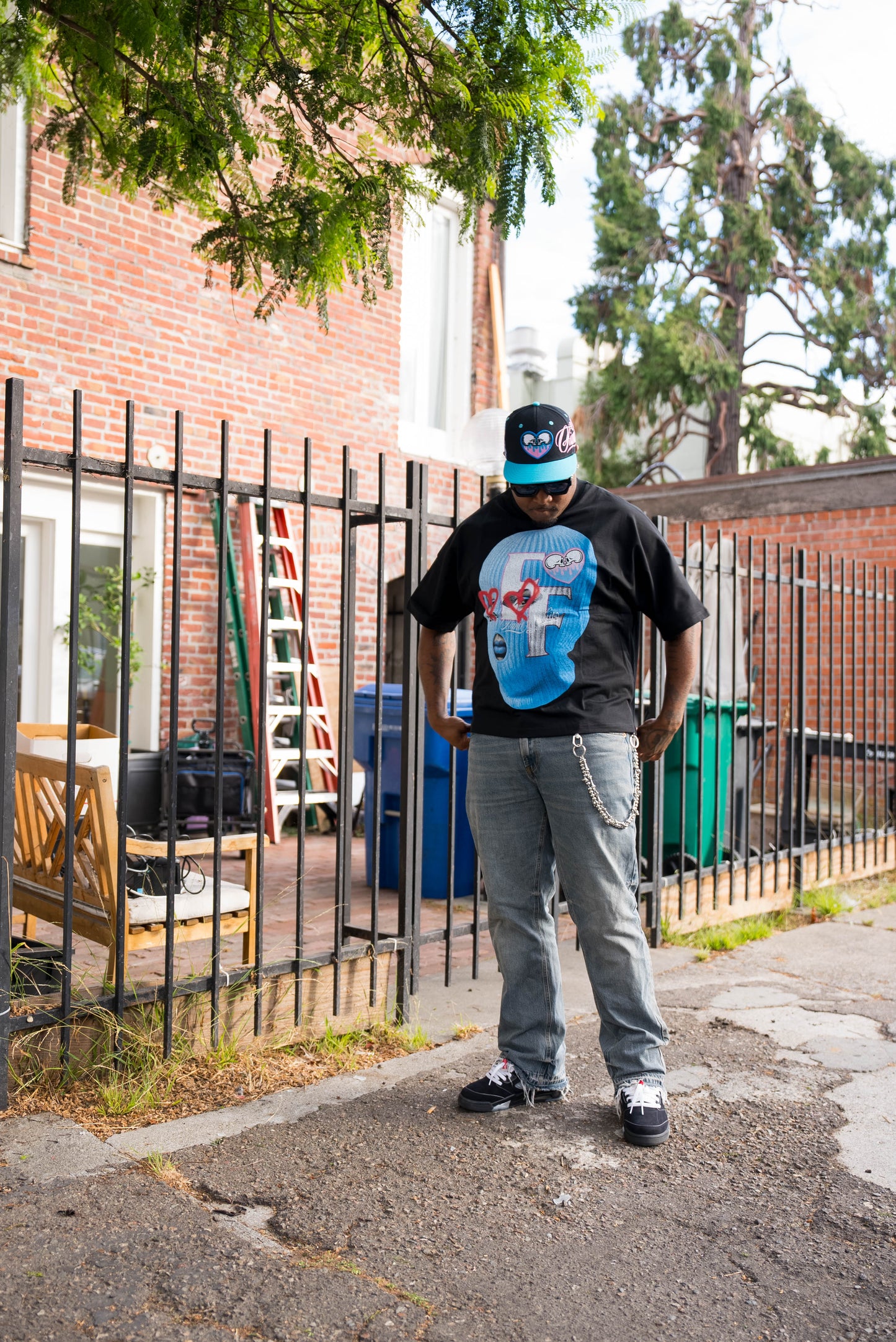 SKI MASK CROPPED TEE