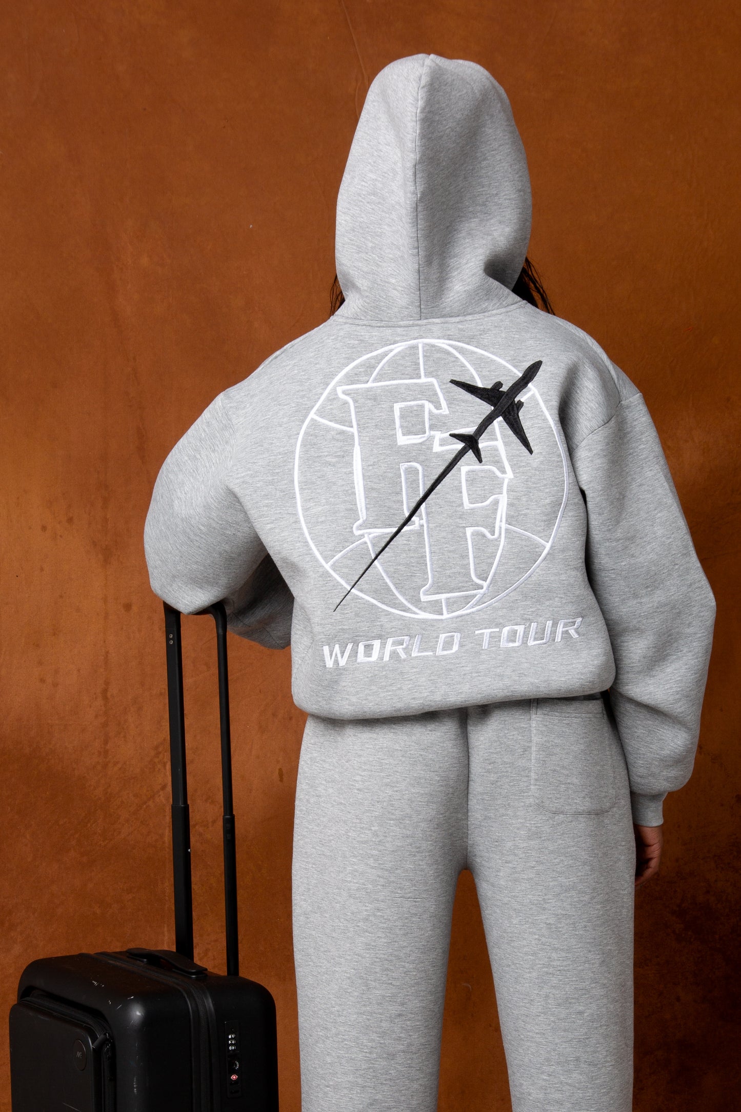 WORLD TOUR SWEATSUIT GREY