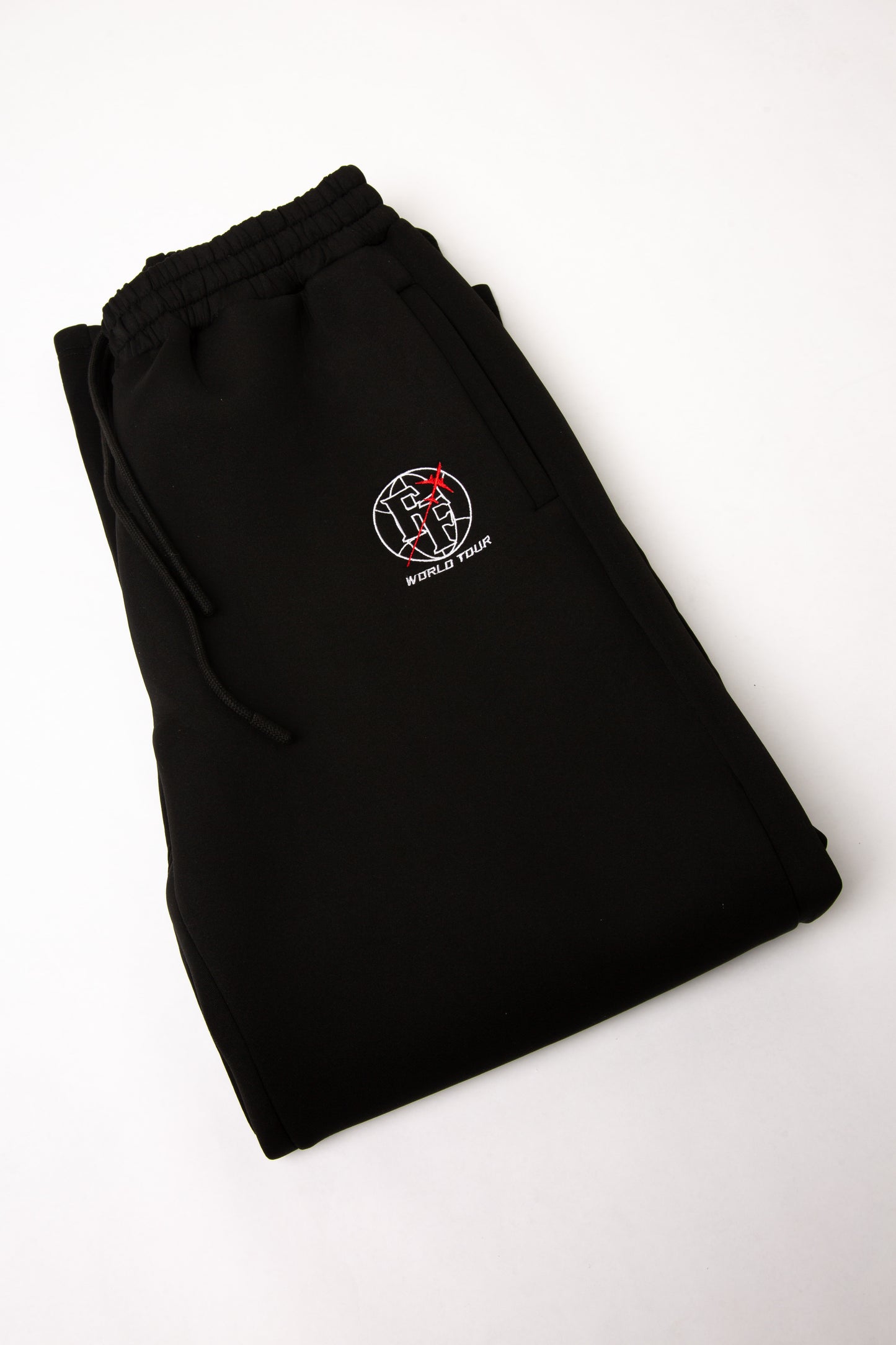 WORLD TOUR SWEATSUIT BLACK